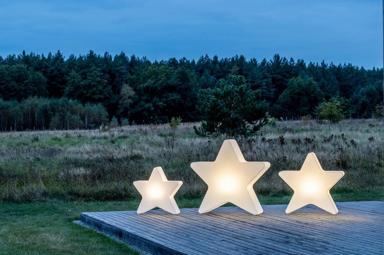 Gwiazdy podświetlane LED 90 i 110 cm wysokości barwa zimna